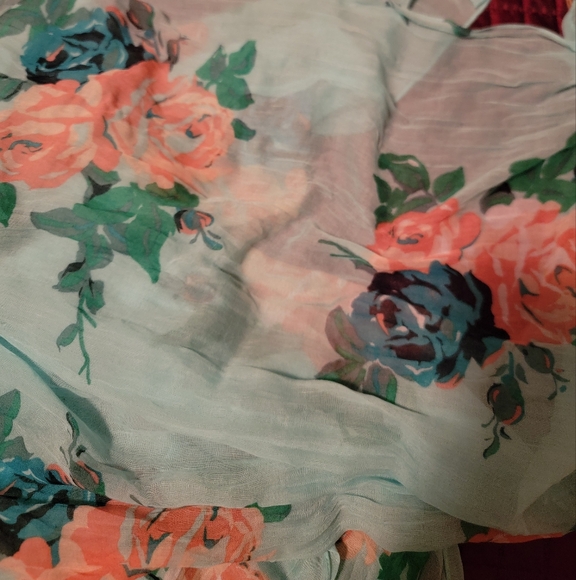 Ann Taylor blue and salmon colored flower shawl scarf - Picture 5 of 6